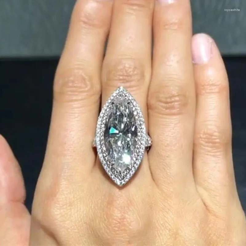 Trouwringen Huitan Bling Crystal Marquise Zirconia Ring Modern Design Engagement Accessoires Voor Vrouwen Groothandel Bulk