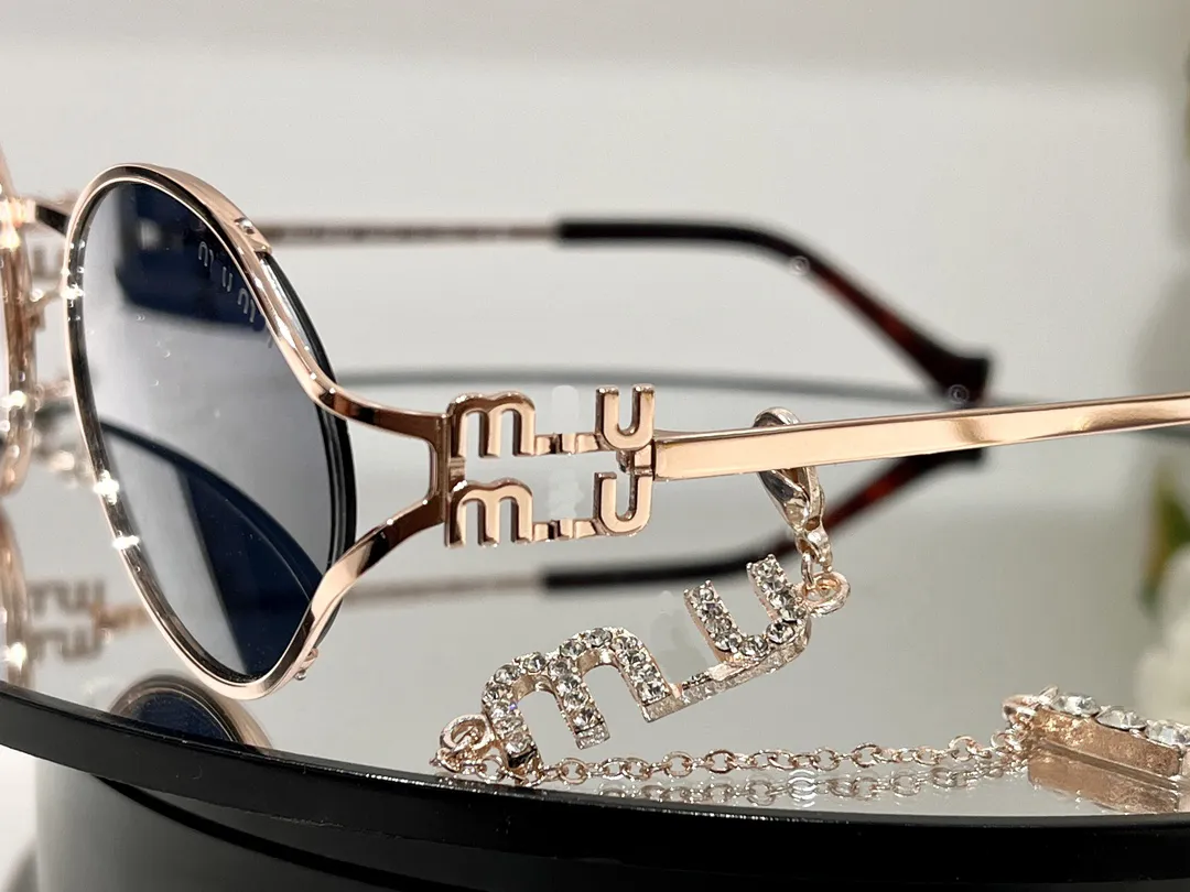 DHgate.com:2024 NewLuxury Fashion MIU Pendant Diamond DHgate.com:2024 NewLuxury Fashion MIU Pendant Diamond