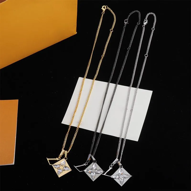 Modische Buchstaben-Halskette mit Stein-Designer-Anhänger-Halsketten, Persönlichkeit, geeignet für jeden, 3 Farben
