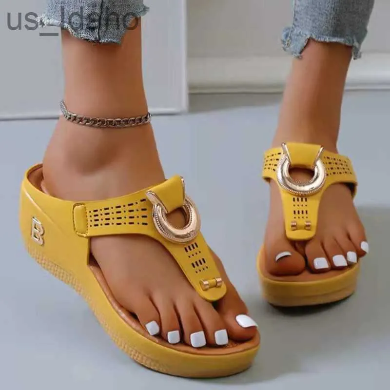 Pantoufles 2023 nouvelles femmes sandales d'été bout ouvert chaussures de plage tongs compensées pantoufles confortables sandales mignonnes Zapatillas Casa Mujer J230620