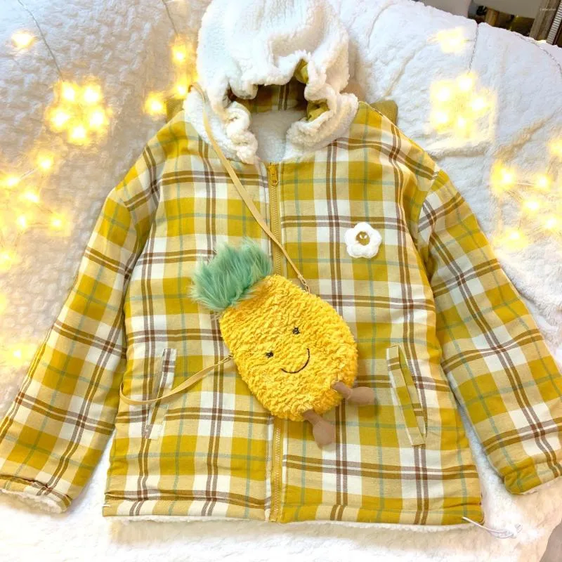 Trench-Coats Femme Japonais Doux Fille Jeune Petit Oeuf Frais Poché Broderie Sur Les Deux Côtés Portant Un Manteau Laine D'agneau Plus Plaid À Capuche