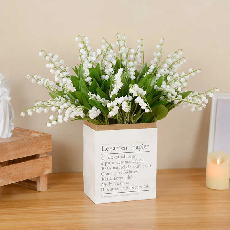 Fleurs séchées 6pcs Bellflower blanche artificielle Lily Valley Fleur pour la décoration de jardin de la maison de mariage Bouquet de mariée Fausse plante