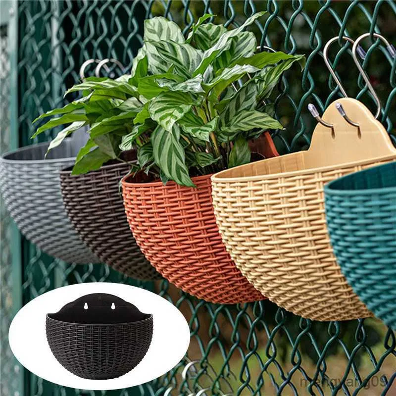 2 vasi da appendere in finto rattan, semicircolari da parete, per
