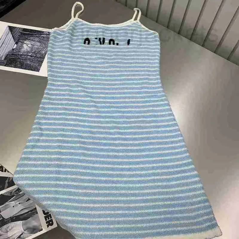 Grundläggande casual klänningar designer sommar ny kändis stil sexig stripe brev smal rem klänning för kvinnor kmdk