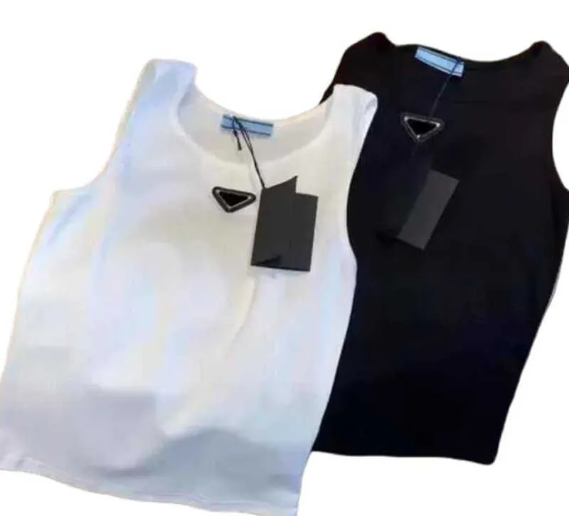 2023 Designer Womens Knits T Shirts ärmlösa kvinna Summer Tanks Camis Vest Short Shirt Lady Slim Vests Tops