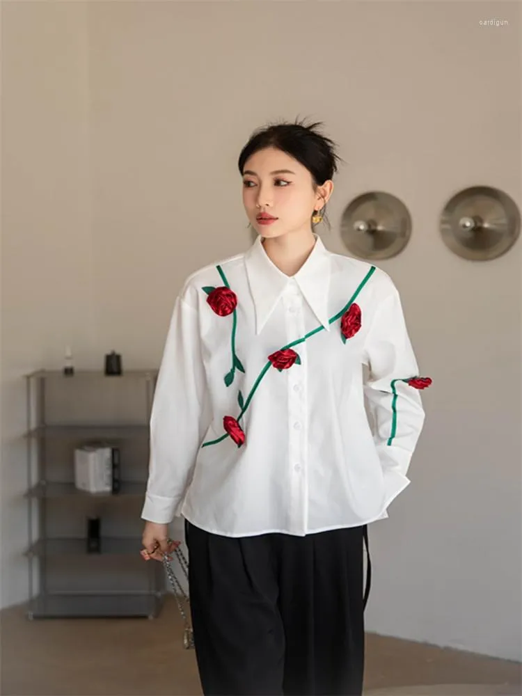 Damesblouses Lenteontwerper Franse driedimensionale rozenbloemen Shirt met lange mouwen Tops Dames Revers Enkele rij knopen Casual los