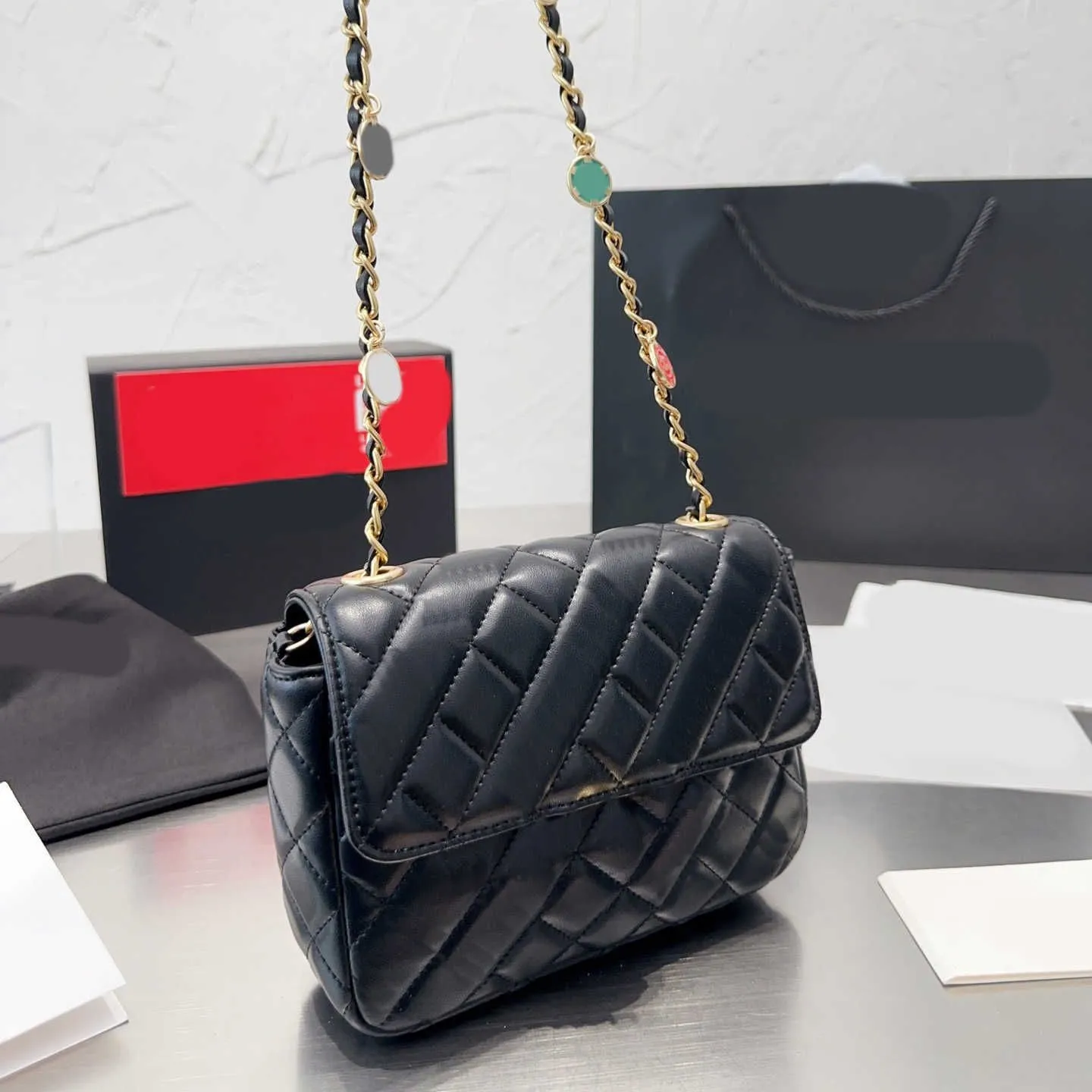 DHgate Gold Leather Chain Designer Crossbody Bag for Women Elegant Mini Square Purse Bags Luggage Accessories