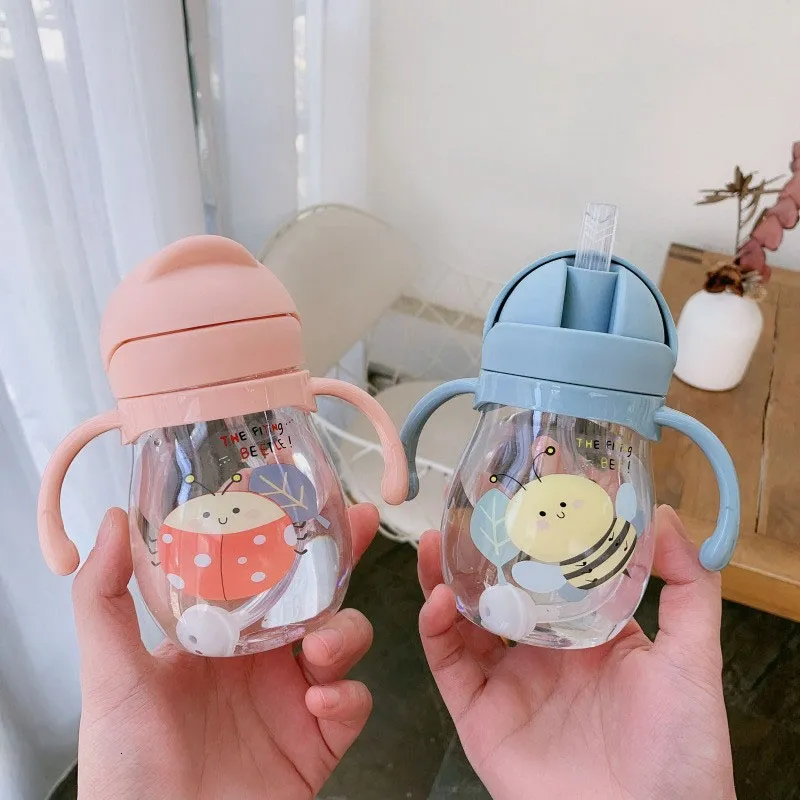 Cups Dishes Utensils 350ml Baby Sippy Water Cup Kid Handle Learn Feeding Drinking Bottle Antichoking with Gravity Ball Kids Training Straw 230621