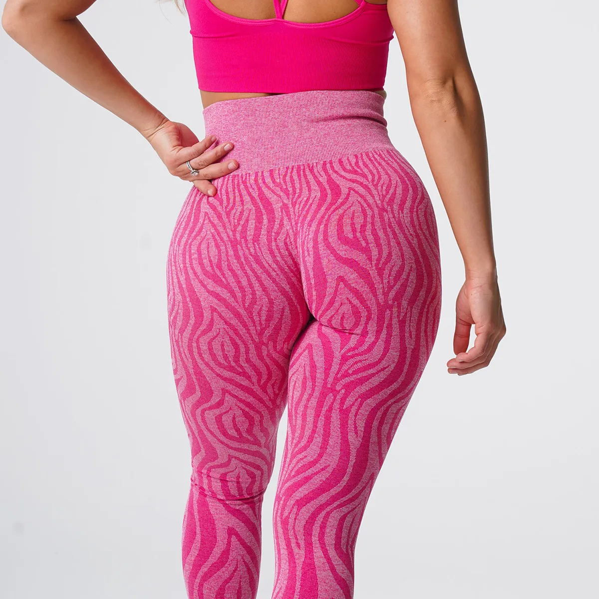 Yoga Outfit MOCHA Leopard Leggings senza cuciture Donna Allenamento morbido Stretto Fitness Abiti Yoga Pantaloni Vita alta Abbigliamento da palestra Sport Wild Pink Zebra 230620