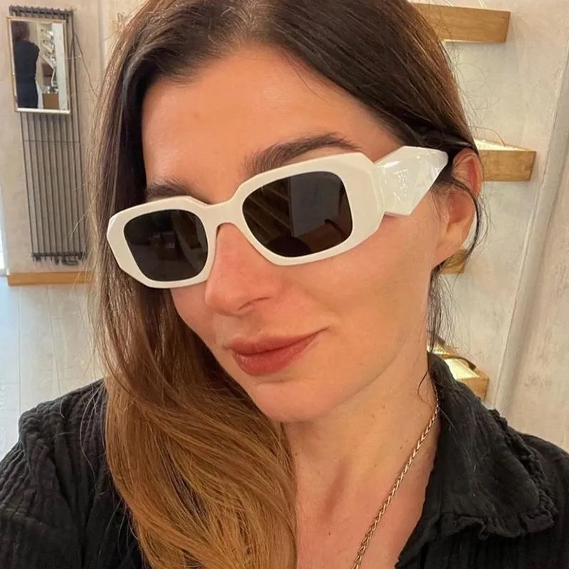 Modedesigner solglasögon varumärke Goggle Beach Sun Glasögon för man kvinnliga glasögon nyanser 13 färger kvinnliga trendiga valfritt högkvalitativa UV -skyddsögonklasser