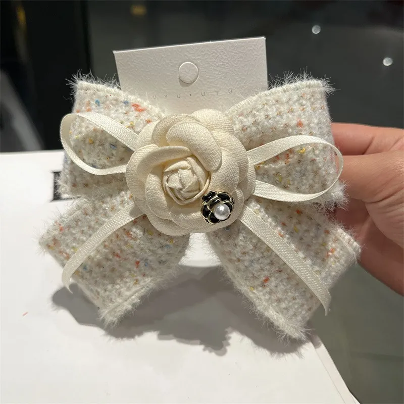 Pins Brooches Korean Fashion Fabric Camellia Flower for Women Handmade Cloth Art Bow Shirt Collar Wedding Party Brooch Jewlery Gifts 230621