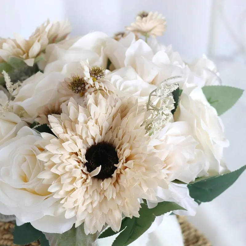 Fiori decorativi Mazzi da sposa romantici Color crema Girasoli rosa Margherita e foglie artificiali per doccia in chiesa per matrimoni