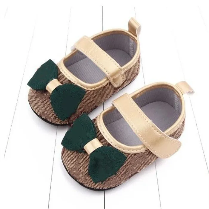 Toddlers Bebek İlk Yürüyüşçüler Moda Lüks Erkek Kız Sabahları Bowknot Anti Slip Bebek Prewalker Ayakkabıları Tasarımcı Çocuk Ayakkabıları