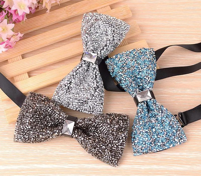 Bow Ties Men's Luxury Starry Bowties Crystal Rhinestone Gem Wedding Party Bankett Nightclub Cravat Fashion Male Shining Tie Neckwear