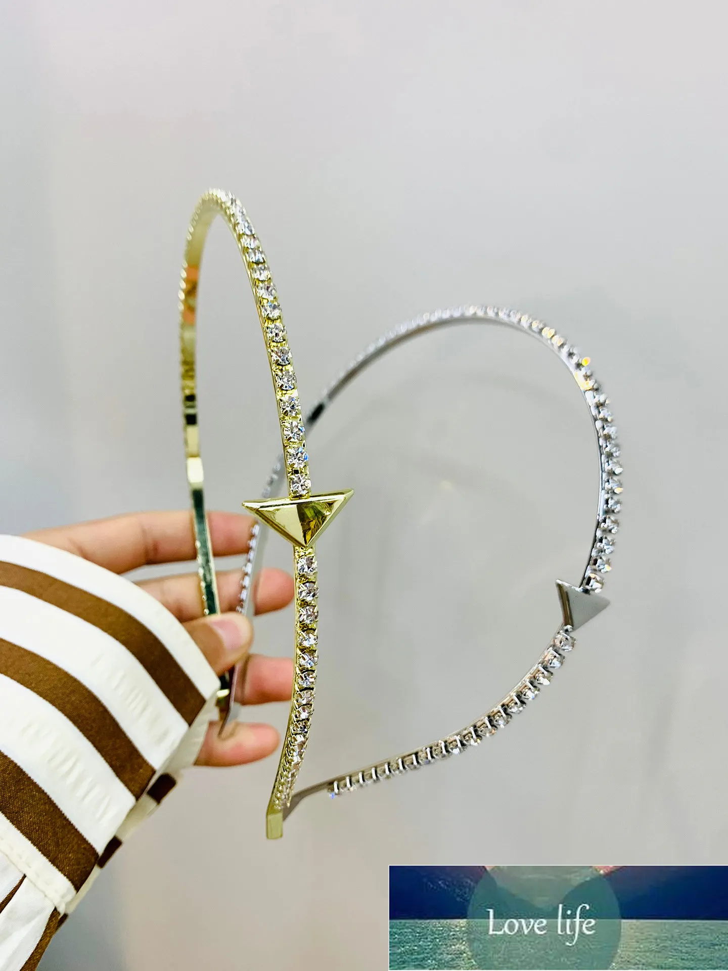 High-End Inverted Triangle Label Alloy Letter Headband French High-Grade Zircon Hair Accessories Fashion Simple Japanese and Korean