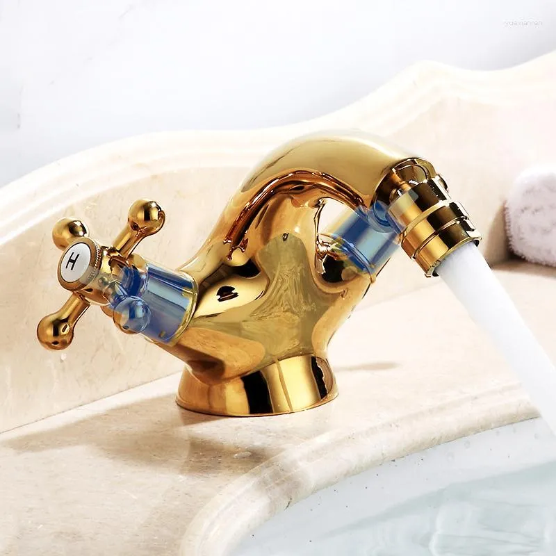 Badrum diskbänk kranar guld toalett bidet kran justerbar luftare anal rengöring bassäng kran däck montera dubbel handtag kall vatten mixer