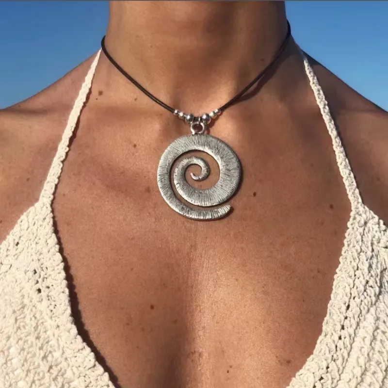 Heiße verkaufende Spiral-Anhänger-Halskette, böhmischer Retro-einfacher Ethno-Stil, Legierungs-Lederseil-Schmuck