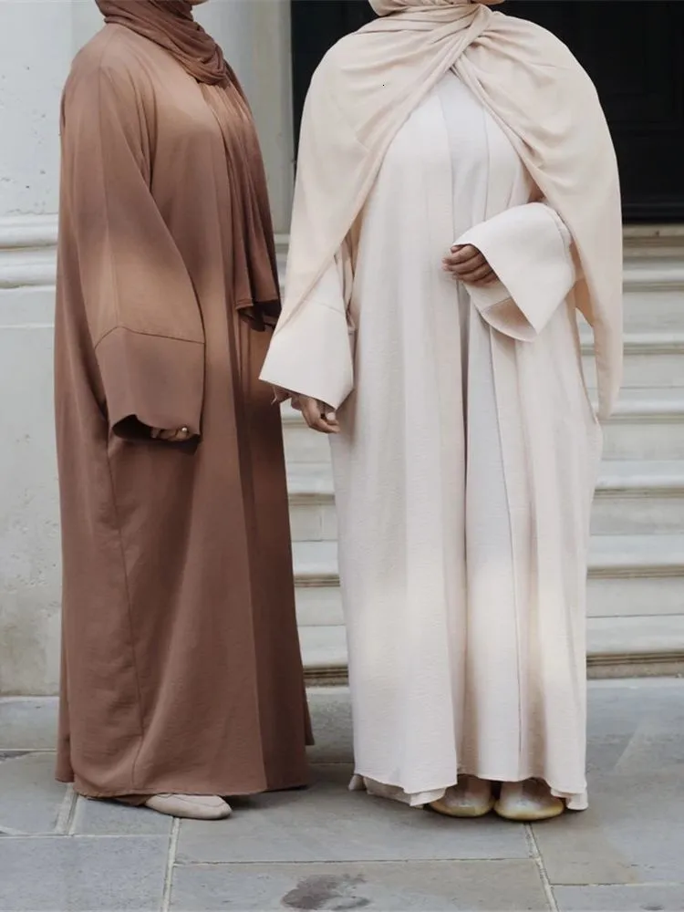 Vêtements ethniques Ramadan Eid Djellaba Costumes Abaya Dubaï Deux pièces Ensembles musulmans Robe Abaya Dubaï Turquie Islam musulman Abayas avec ceinture WY604 230620