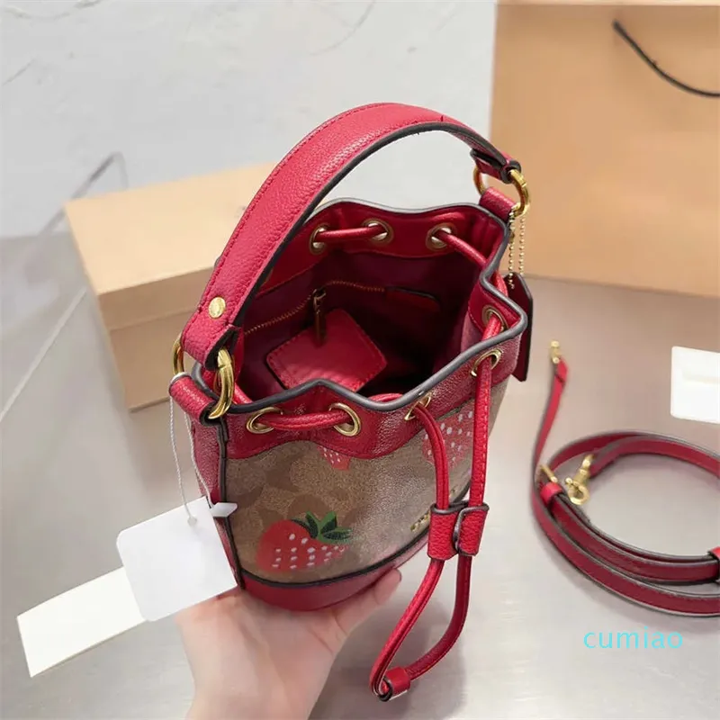 2023-Hot Strawberry Tote Bag Leather Totes WOMAN Luxurys Designers Bags Fashion Designers Handbags Lady Messenger Crossbody Bags Shoulder Bag Wallet