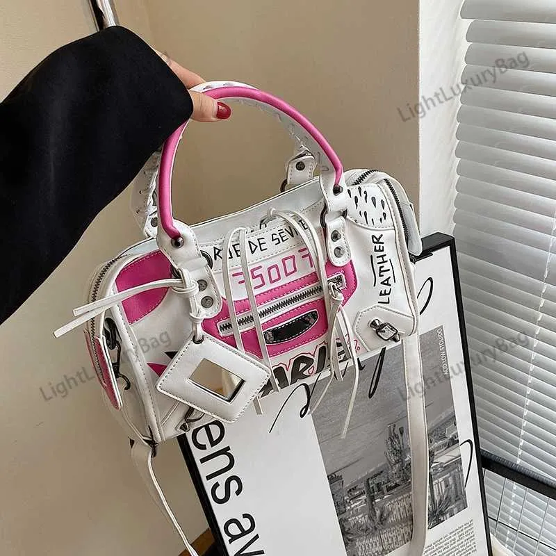 Designer neo cagole liten läder handväska harajuku nit motorcykel kvinnors väska graffiti punk liten handhållen crossbody väska