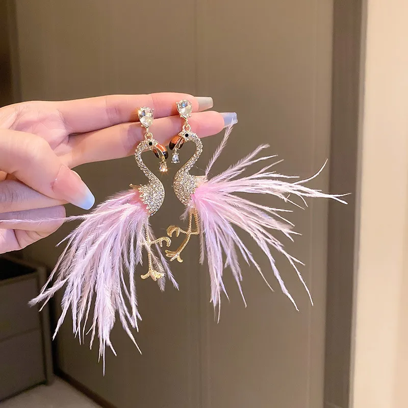 Dangle Chandelier Minar Unique Design Pink Color Feather Flamingo Long Drop Earrings for Women Sparkly s Animal Brincos 230621