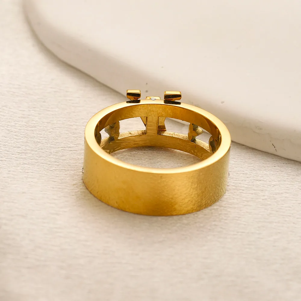 Anelli di banda di lettere con marchio designer Women 18k oro oro.