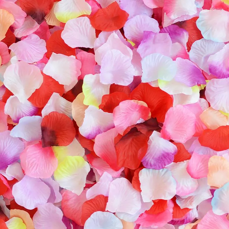 Fleurs décoratives 100/500pcs Rouge Faux Fleur Amour Romantique Chaud Soie Rose Pétales Artificiels Faveurs De Noce Décoration Roses Fournitures