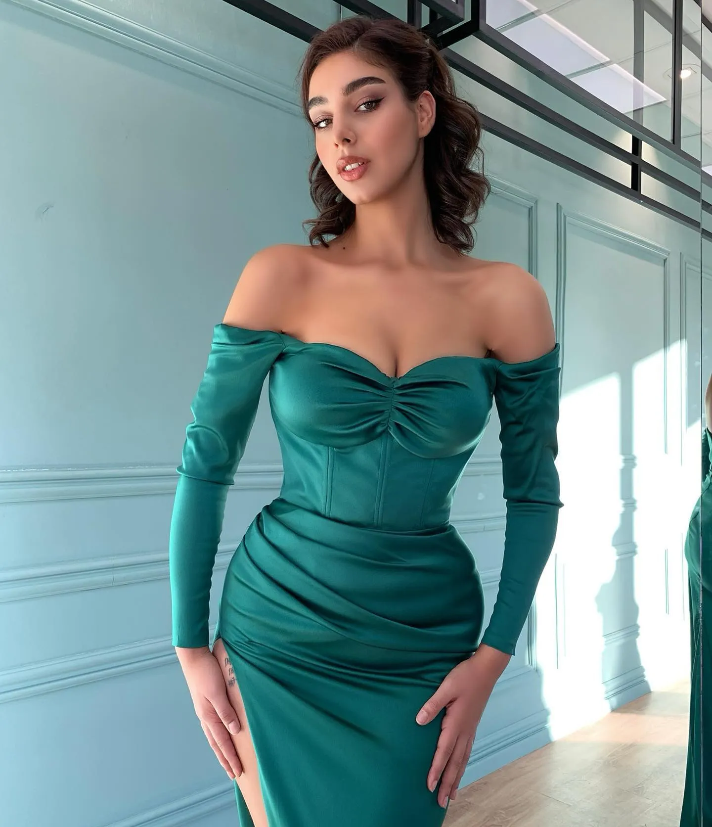 Green off the shoulder bodycon clearance dress
