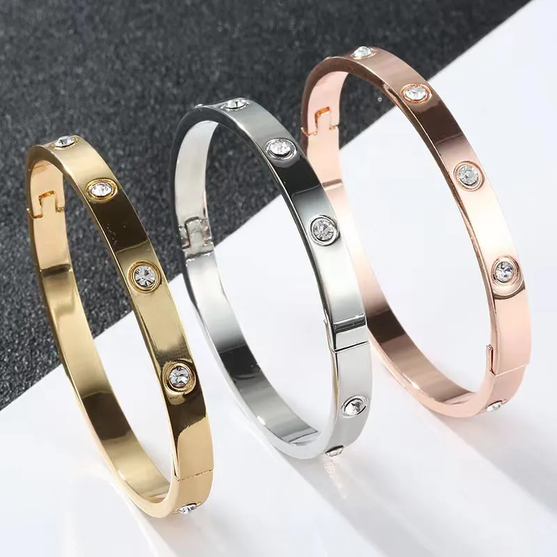 Bracciale rigido di lusso in acciaio al titanio con diamanti per donna Braccialetti d'amore dal design classico Bracciale in vero cristallo austriaco oro 18 carati argento regalo di gioielli Brithday di nozze