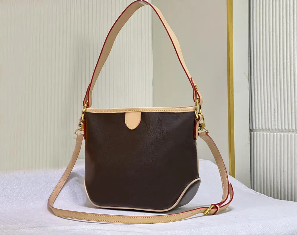 Bolsa feminina de grife bolsa de luxo para compras bolsas de ombro de couro de alta qualidade com flores e letras bolsa nas axilas bolsa de maquiagem feminina para noite