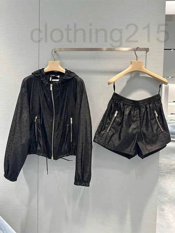 Damen-Trainingsanzüge in Übergröße, Designer-Maiden-Stil, voll bedruckt, Sonnenschutz, Kapuzenmantel, elastische Taille, Reißverschlusstasche, Shorts, zweiteiliges Set YGJI