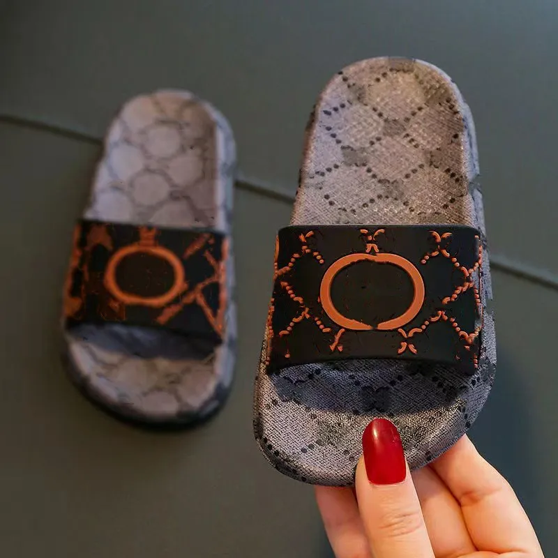 2023 Kinderen Designer Slippers Slip op Kinderen Jongens Girls Baby Peuters geperforeerde G Sandaal holle schoenen