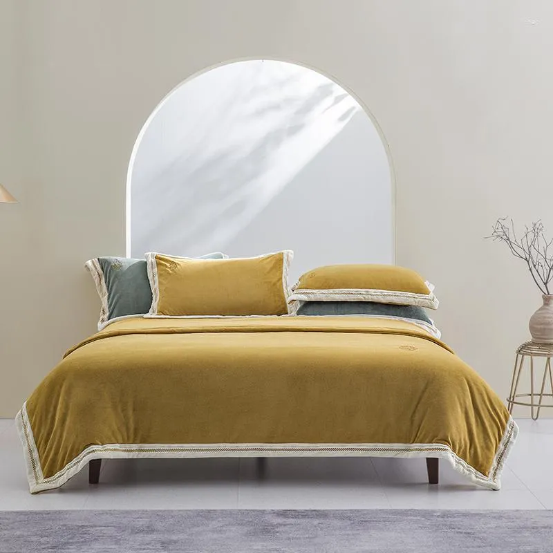 Bedding Sets Luxury Carved Velvet Vintage European Style Set Warm Milk Fleece Duvet Cover Bed Sheet Pillowcases