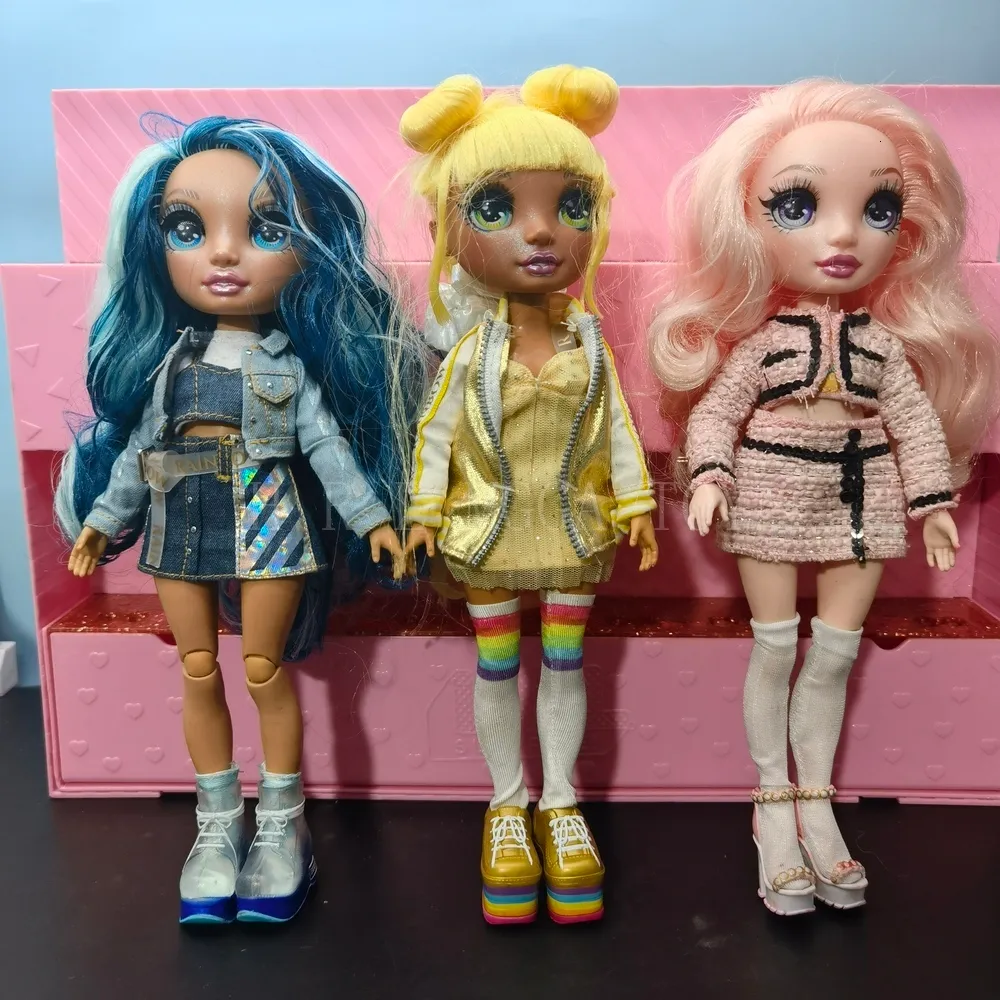 Brinquedos de transformação Robôs Original 24cm Aluno do Ensino Médio e 28cm Arco-íris Irmã Sênior Fashion Dressing Girl Gift Holiday Doll Toys 230621