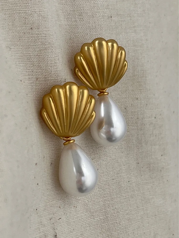 Dangle Chandelier 2023 Fashion Frosted Shell Pearl Earrings for Women Ms French Style Vintage Jewelry Pendant Gifts 230621