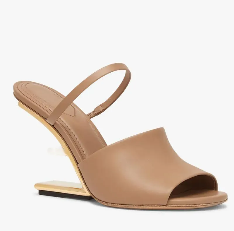 Marques de luxe d'été premières sandales chaussures femmes Mules Nude cuir de veau noir Slingbacks talons en forme de F robe de mariage couleur or