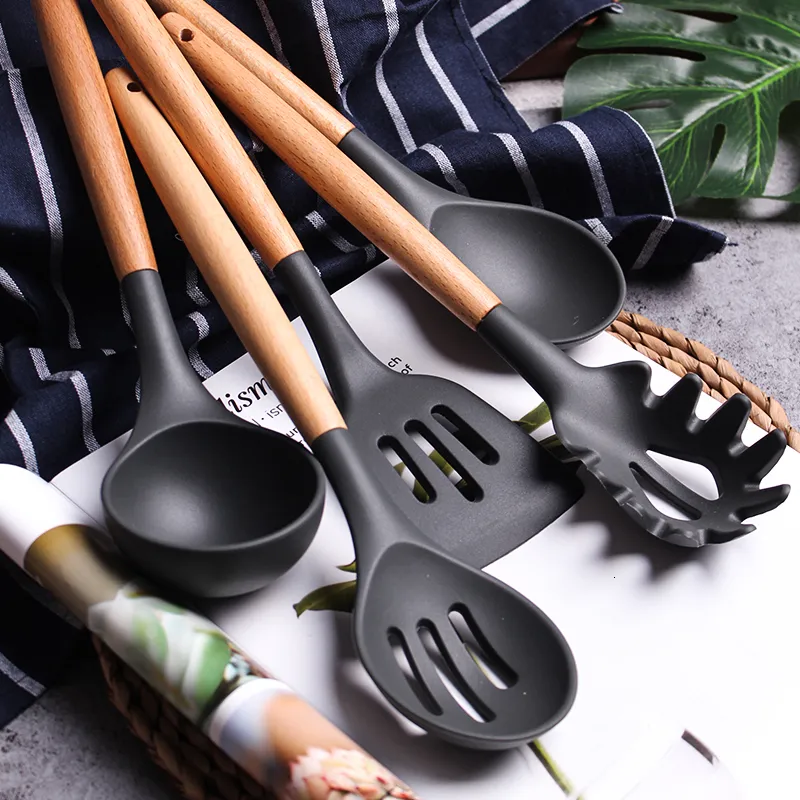 Cooking Utensils Silicone Spatula Turner Heatresistant Soup Spoon Nonstick Shovel Wooden Handle Kitchen Tool 230621