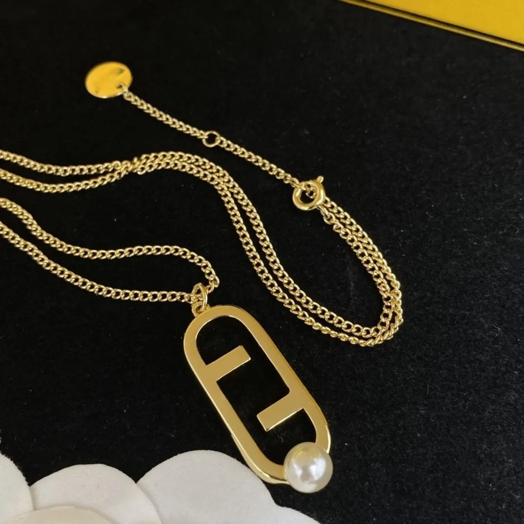 Classique haut de gamme populaire femme designer lettre pendentif collier chaîne bijoux de mode mariage anniversaire de la Saint-Valentin bijoux commémoratifs