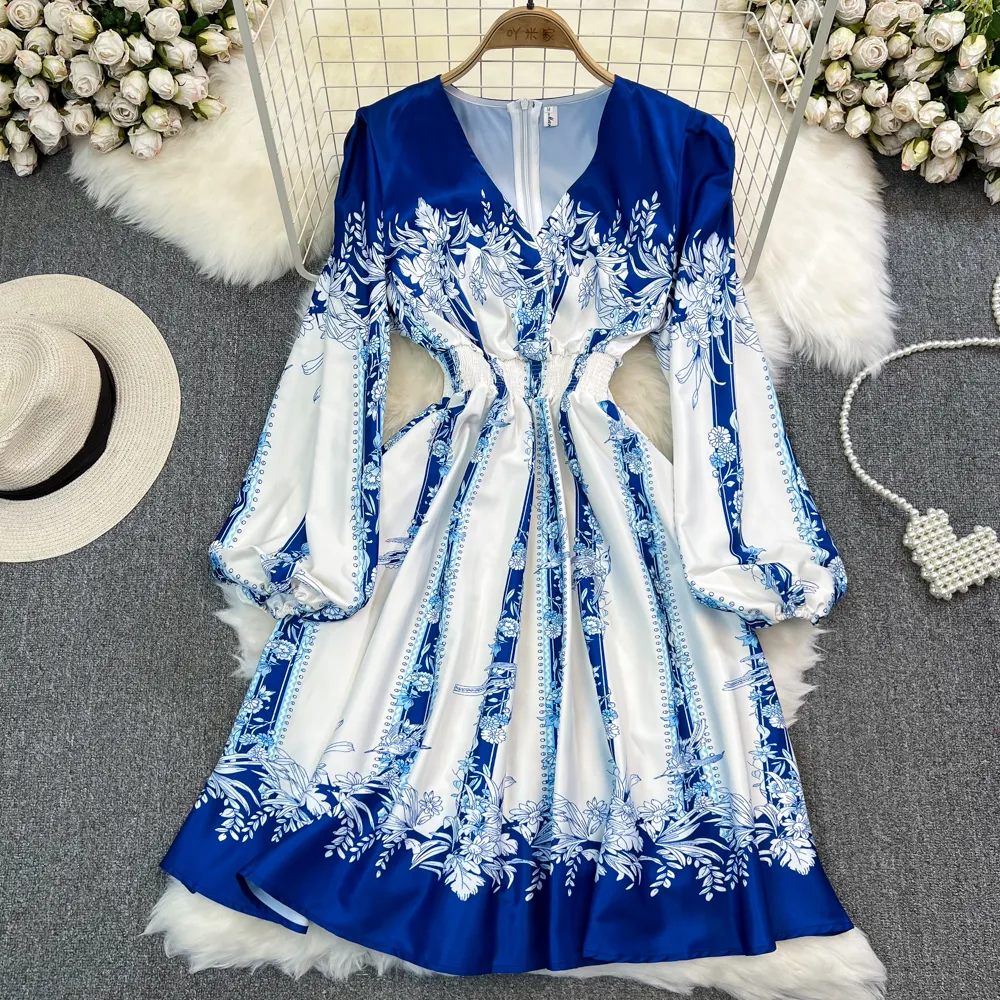 Casual Dresses 2023 Spring Autumn Retro Print Blue Kne-Length Dresses Women's V-Neck Lantern Sleeve Elastic Midje Slim Holiday Beach Dress