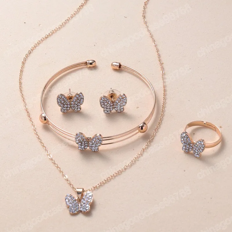 Mode Charme Papillon Collier Boucle D'oreille Bague Bracelet Ensemble Personnalité Tendance Belle Papillon Photo Souvenir Cadeau