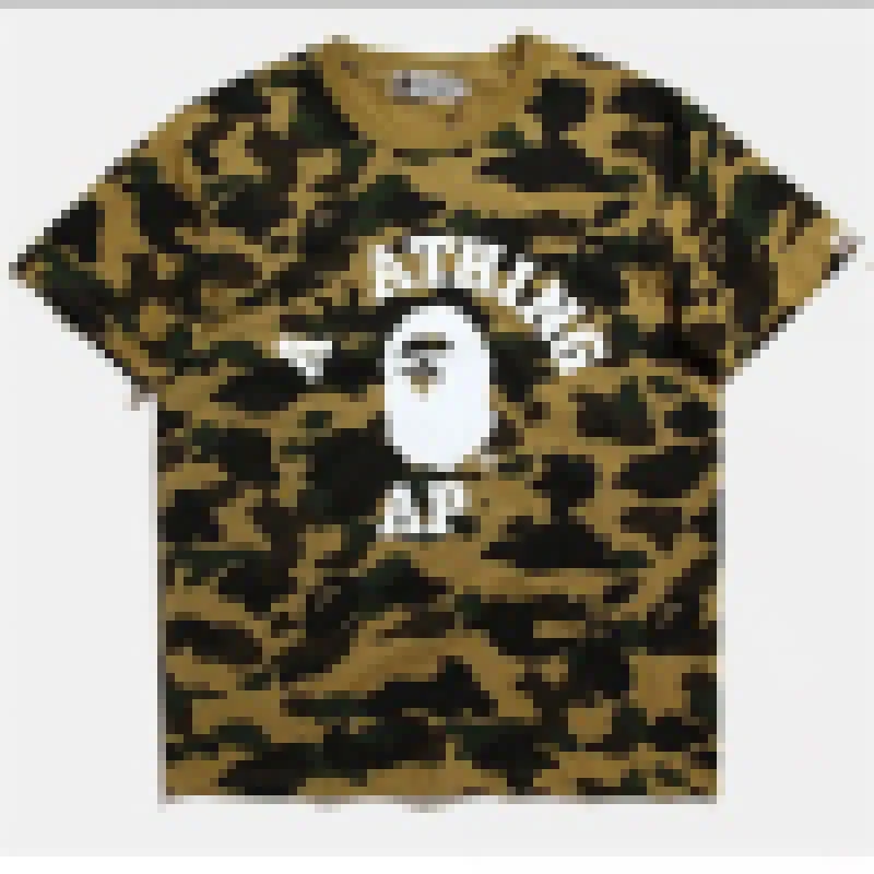 A Bathing A Ape Populaire T-shirts met camouflageprint en korte mouwen