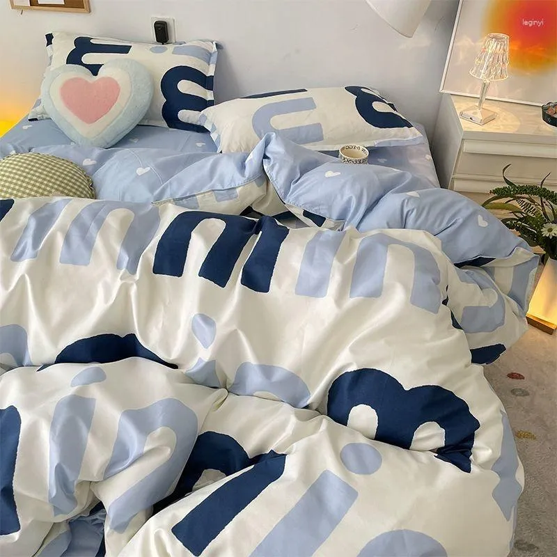 Bettwäsche-Sets Ins Blue Letter Nordic Simple Home Bequemer Bettbezug mit Blattkissenbezügen Einzel-Doppelbettwäsche