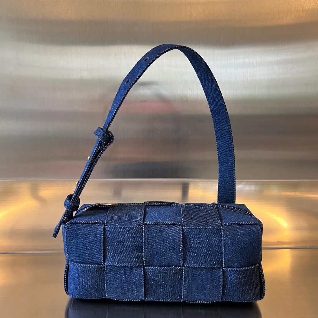 751427 borsa in denim da donna intrecciata intrecciata retrò con tracolla di alta gamma tessuto in denim super morbido personalità sporca resistente all'usura piena di tutto e bene