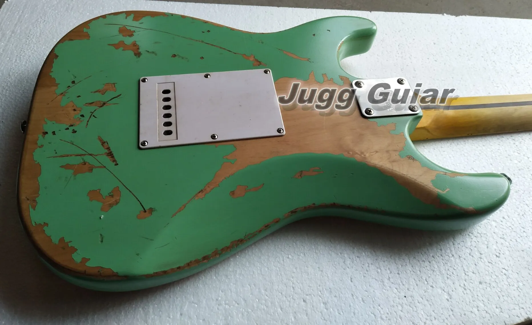 Custom Shop Heavy Relic Nitrocellulose Lacquer Green Electric Guitar Alder Body 3 Saddle Bridge Vintage Tuners Tremolo Bridge Whammy Bar