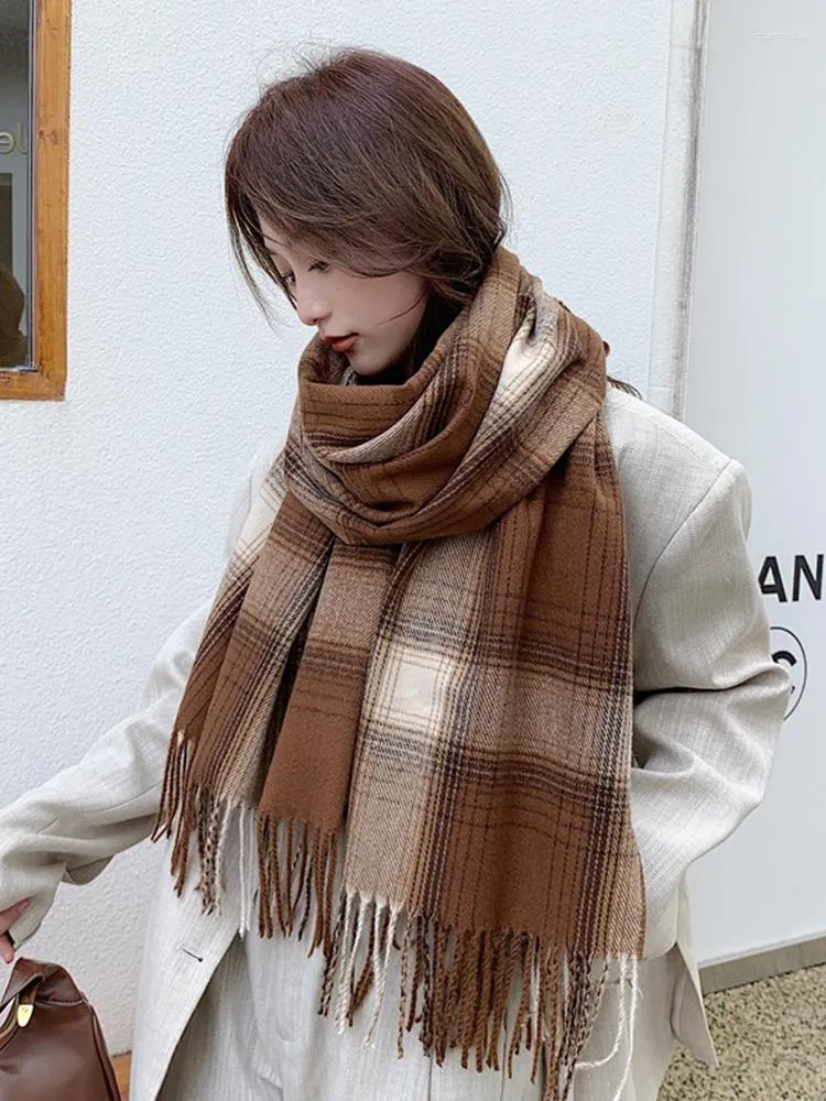 Eşarp Kadın Bayanlar Eşarp Kış Preppy Style Vintage Plaid Fringed Sıcak Scarve Pashmina Mujer Fould Bufanda Hiver Wrap Şal Erkekler