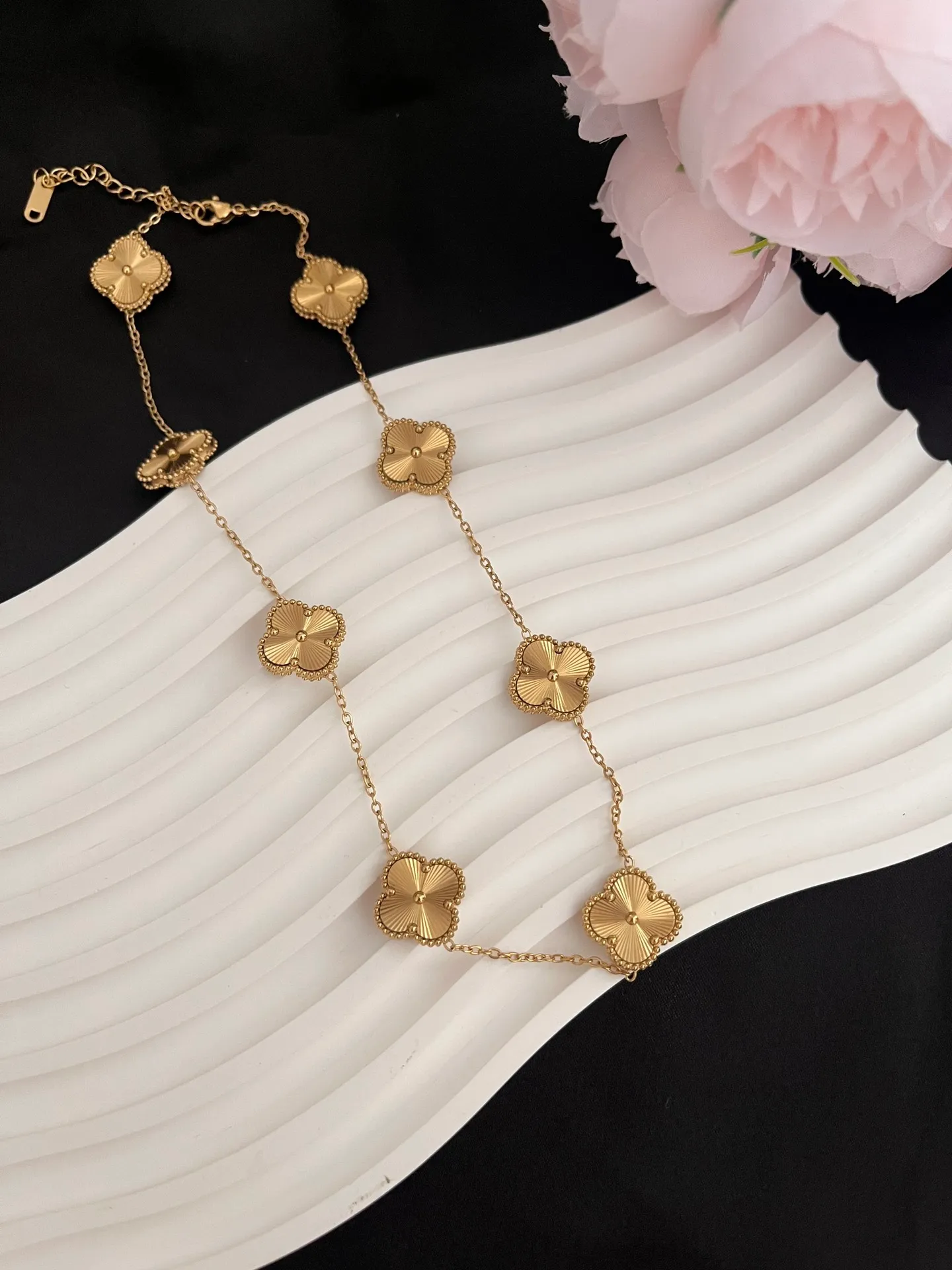 High-end stijl designer merk Four Leaf Clover Chokers Hanger Kettingen luxe Roestvrij staal 18K Vergulde Ketting modeliefhebbers vakantie Sieraden cadeau