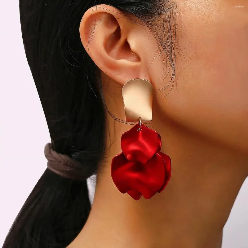 Baumeln Ohrringe Metall Kreative Einfache Rote Rose Blütenblatt Großhandel Retro Blume Für Frauen Schmuck