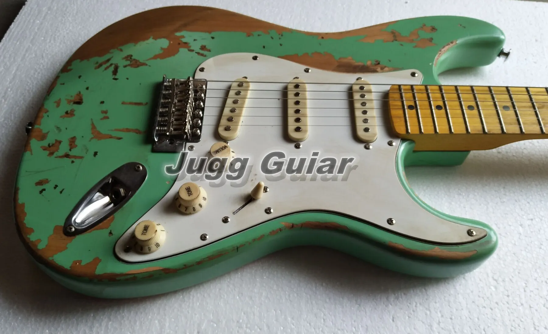 Custom Shop Heavy Relic Nitrocellulose Lacquer Green ST Guitare électrique Corps en aulne, Pont à 3 selles, Mécaniques vintage, Tremolo Bridge Whammy Bar