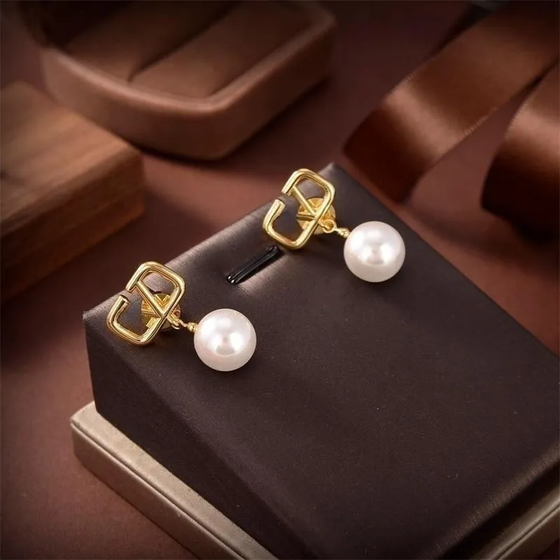 Drop Pearl Earrings Gold Dangle Earring Designer for Woman Fashion Luxury Brand Letter V Mans Stud Earings Girls Eor Studs Weddings Gift