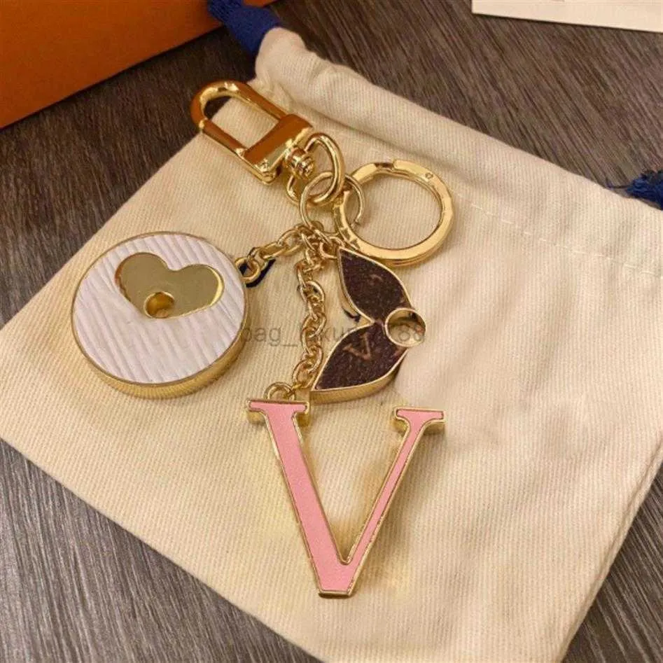 Keychains Lanyards 2022 High Qualtiy Brand Designer Designer Keychain Purse Pending Car Chain de voiture Charm Sac Courgeur Tenket ACCESSOIRES MAINS ACCESSOIRES MAINS EXQ271F Y240426